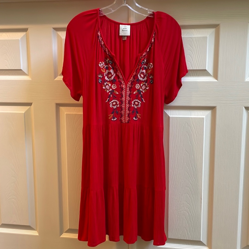 Super cute Knox Rose red, tiered, a-line dress w/embroidery detail, size Medium